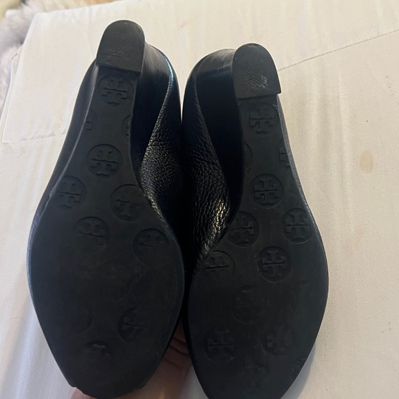 Tory Burch Black Leather Logo Cap-Toe Ballet Flats - Picture 7 of 7
